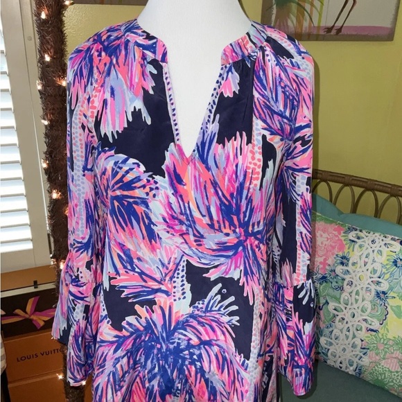 Lilly Pulitzer NWT Matilda Silk Top Bright Navy Palms Up $168 Size XXS - Picture 4 of 8